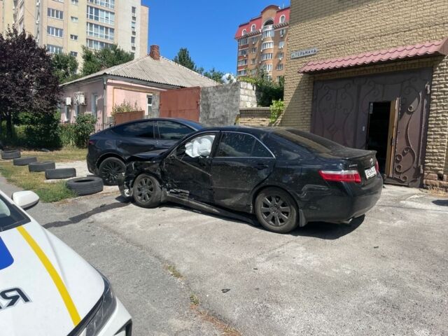 Чорний Тойота Камрі, об'ємом двигуна 3.5 л та пробігом 220 тис. км за 5950 $, фото 2 на Automoto.ua