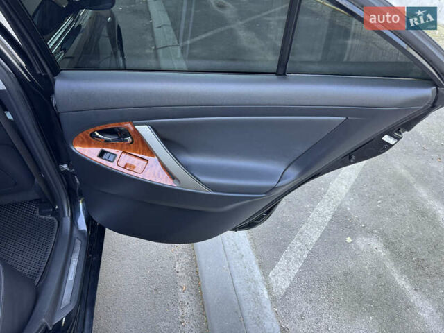Черный Тойота Камри, объемом двигателя 3.5 л и пробегом 272 тыс. км за 10999 $, фото 11 на Automoto.ua