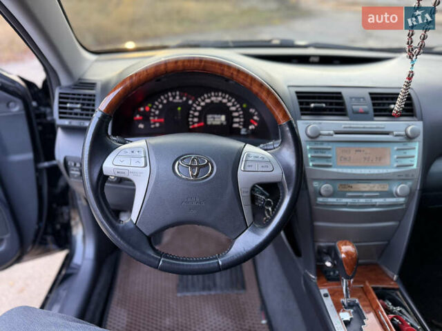 Черный Тойота Камри, объемом двигателя 3.46 л и пробегом 252 тыс. км за 10999 $, фото 18 на Automoto.ua