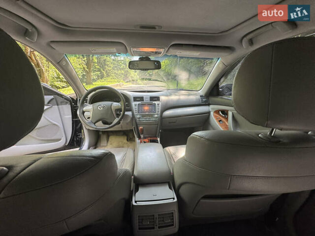 Черный Тойота Камри, объемом двигателя 3.5 л и пробегом 240 тыс. км за 12000 $, фото 6 на Automoto.ua