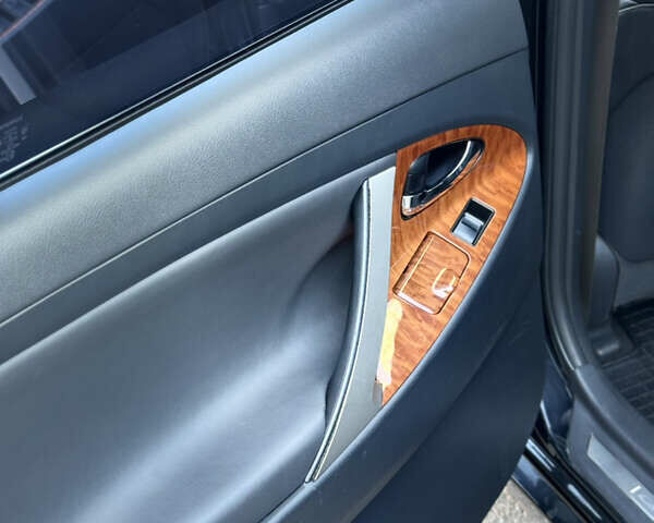 Чорний Тойота Камрі, об'ємом двигуна 3.46 л та пробігом 225 тис. км за 10300 $, фото 29 на Automoto.ua