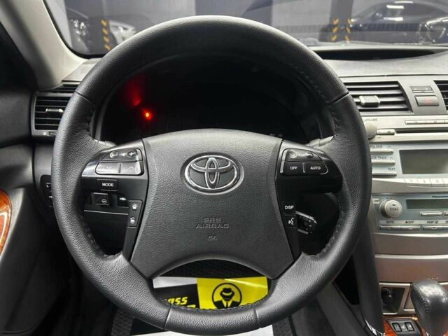 Черный Тойота Камри, объемом двигателя 2.4 л и пробегом 290 тыс. км за 8000 $, фото 13 на Automoto.ua