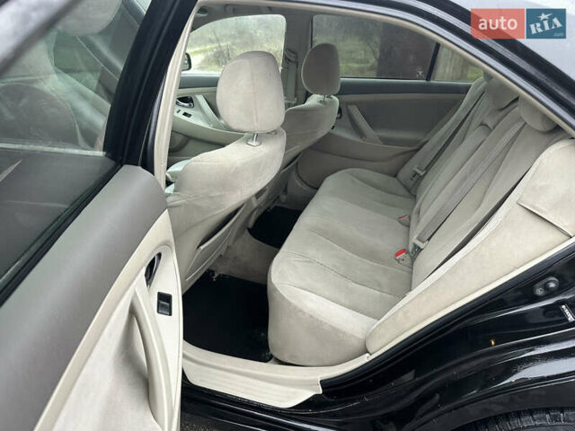 Черный Тойота Камри, объемом двигателя 2.4 л и пробегом 232 тыс. км за 6850 $, фото 11 на Automoto.ua