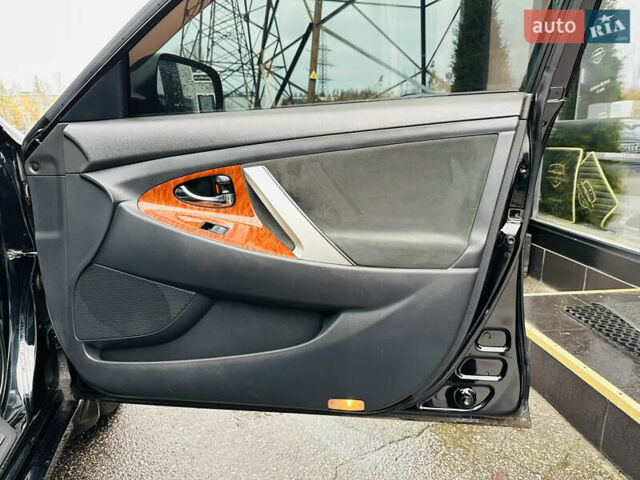 Чорний Тойота Камрі, об'ємом двигуна 2.36 л та пробігом 151 тис. км за 8800 $, фото 23 на Automoto.ua