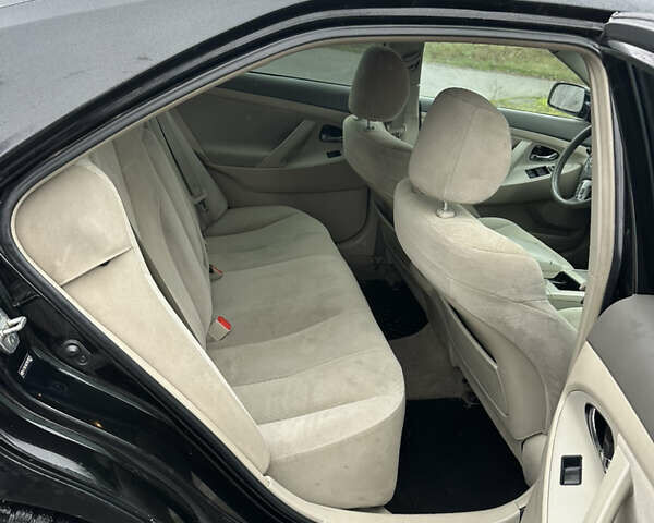 Черный Тойота Камри, объемом двигателя 2.4 л и пробегом 232 тыс. км за 6850 $, фото 14 на Automoto.ua