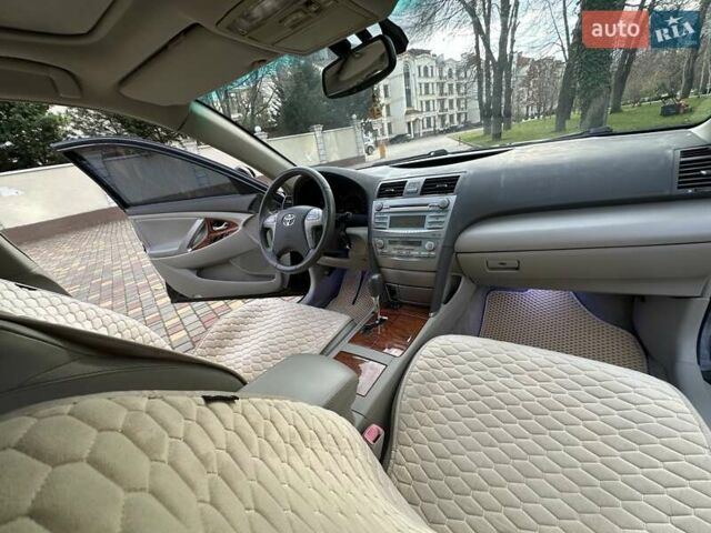 Черный Тойота Камри, объемом двигателя 2.36 л и пробегом 180 тыс. км за 8900 $, фото 31 на Automoto.ua