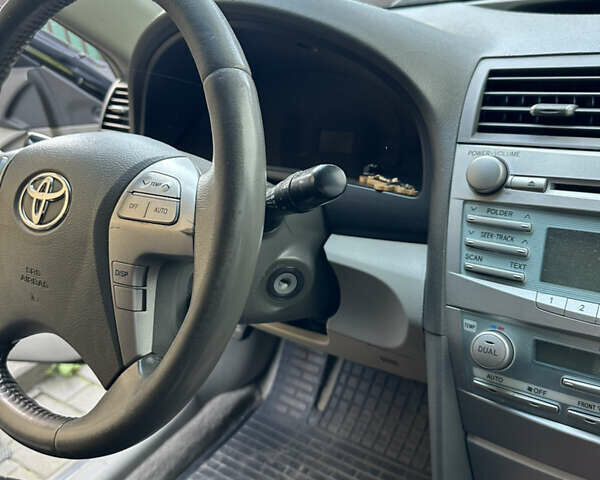 Чорний Тойота Камрі, об'ємом двигуна 2.36 л та пробігом 340 тис. км за 10500 $, фото 9 на Automoto.ua