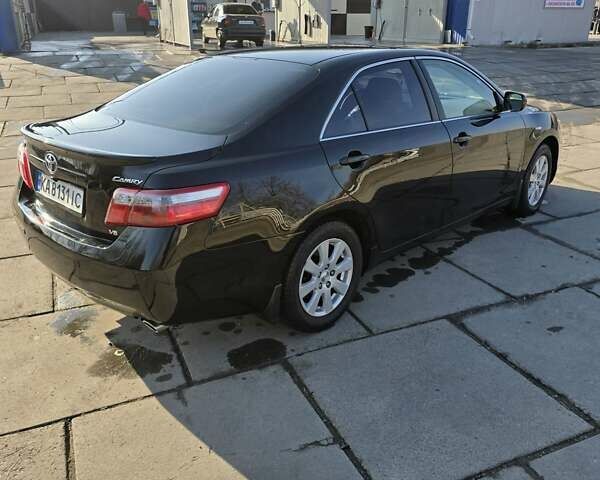 Черный Тойота Камри, объемом двигателя 3.46 л и пробегом 300 тыс. км за 8500 $, фото 2 на Automoto.ua