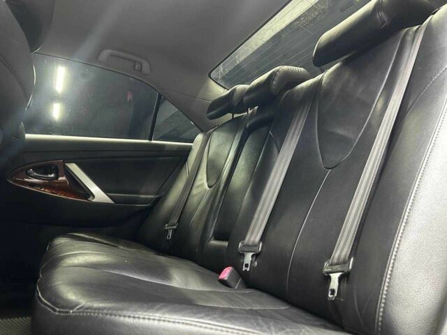 Черный Тойота Камри, объемом двигателя 2.4 л и пробегом 290 тыс. км за 8000 $, фото 17 на Automoto.ua