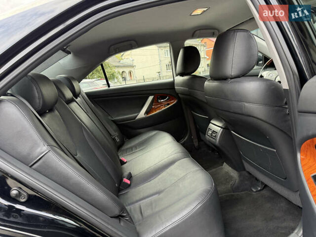 Черный Тойота Камри, объемом двигателя 3.5 л и пробегом 246 тыс. км за 11000 $, фото 44 на Automoto.ua