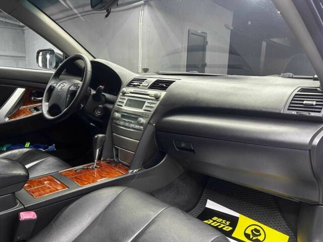 Черный Тойота Камри, объемом двигателя 2.4 л и пробегом 290 тыс. км за 8000 $, фото 8 на Automoto.ua