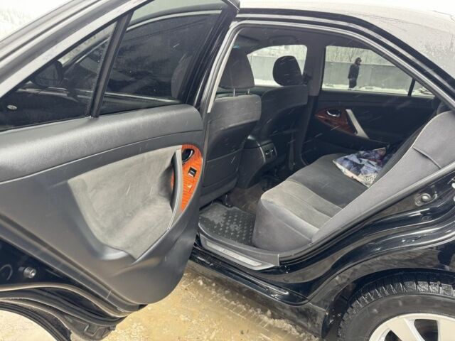 Черный Тойота Камри, объемом двигателя 2.4 л и пробегом 260 тыс. км за 10500 $, фото 7 на Automoto.ua