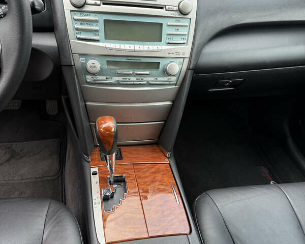 Черный Тойота Камри, объемом двигателя 3.5 л и пробегом 246 тыс. км за 11000 $, фото 37 на Automoto.ua