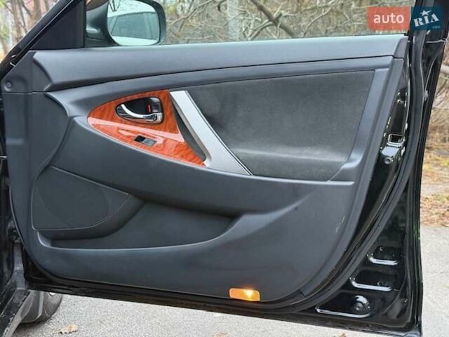 Черный Тойота Камри, объемом двигателя 2.36 л и пробегом 231 тыс. км за 7900 $, фото 34 на Automoto.ua