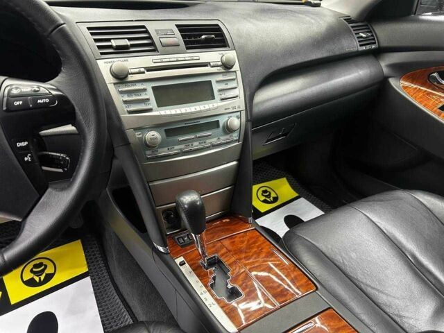 Черный Тойота Камри, объемом двигателя 2.4 л и пробегом 290 тыс. км за 8000 $, фото 21 на Automoto.ua