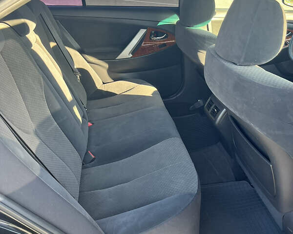 Черный Тойота Камри, объемом двигателя 2.36 л и пробегом 332 тыс. км за 7900 $, фото 13 на Automoto.ua