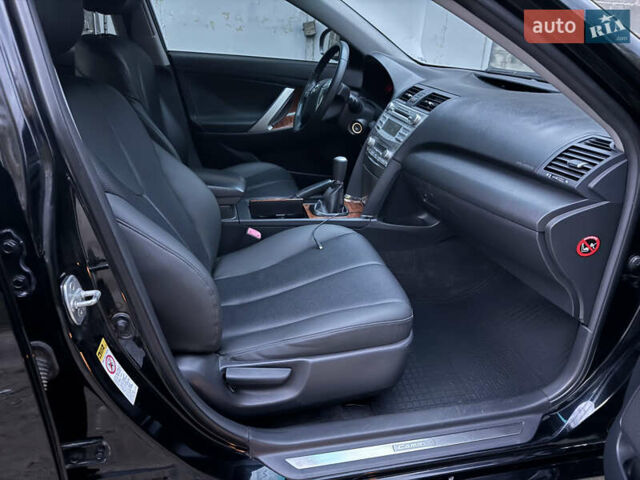 Чорний Тойота Камрі, об'ємом двигуна 2.36 л та пробігом 189 тис. км за 8200 $, фото 6 на Automoto.ua