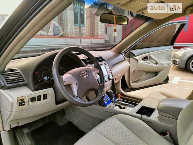 Черный Тойота Камри, объемом двигателя 2.36 л и пробегом 240 тыс. км за 11000 $, фото 10 на Automoto.ua