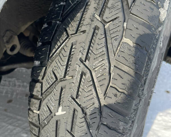 Черный Тойота Камри, объемом двигателя 2.4 л и пробегом 320 тыс. км за 9999 $, фото 26 на Automoto.ua