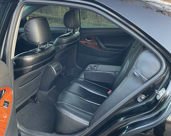 Черный Тойота Камри, объемом двигателя 2.4 л и пробегом 366 тыс. км за 6500 $, фото 16 на Automoto.ua