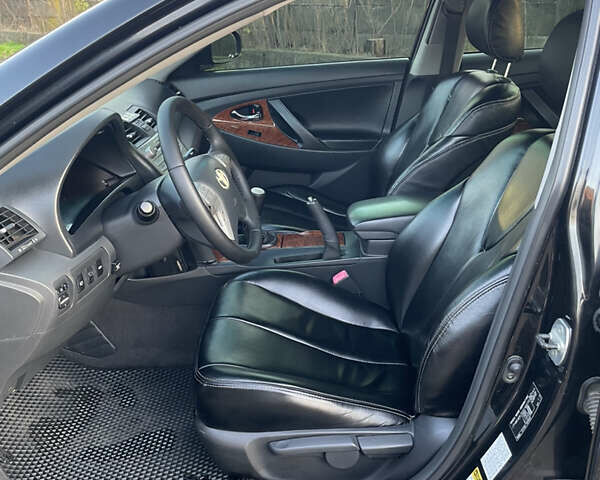 Черный Тойота Камри, объемом двигателя 2.4 л и пробегом 366 тыс. км за 6500 $, фото 14 на Automoto.ua