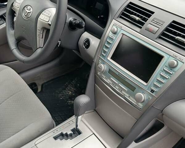 Черный Тойота Камри, объемом двигателя 2.36 л и пробегом 268 тыс. км за 9500 $, фото 7 на Automoto.ua