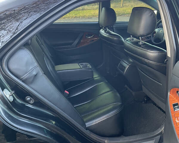 Черный Тойота Камри, объемом двигателя 2.4 л и пробегом 366 тыс. км за 6500 $, фото 17 на Automoto.ua