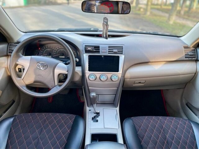 Черный Тойота Камри, объемом двигателя 2.4 л и пробегом 400 тыс. км за 7100 $, фото 5 на Automoto.ua