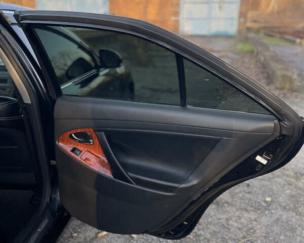 Черный Тойота Камри, объемом двигателя 2.4 л и пробегом 366 тыс. км за 6500 $, фото 13 на Automoto.ua