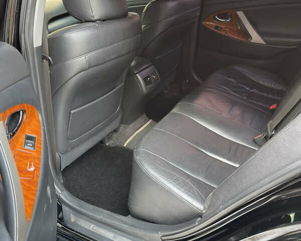 Черный Тойота Камри, объемом двигателя 2.4 л и пробегом 320 тыс. км за 9999 $, фото 21 на Automoto.ua