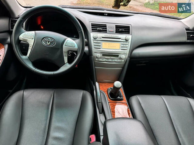 Черный Тойота Камри, объемом двигателя 2.4 л и пробегом 189 тыс. км за 8600 $, фото 14 на Automoto.ua