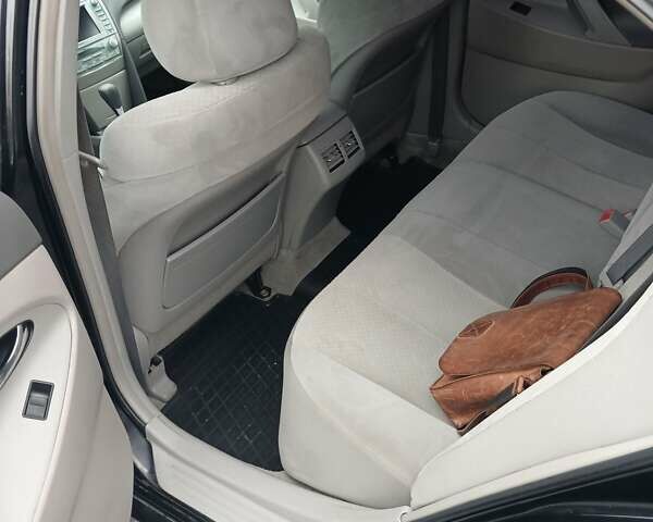 Черный Тойота Камри, объемом двигателя 2.36 л и пробегом 268 тыс. км за 9500 $, фото 14 на Automoto.ua