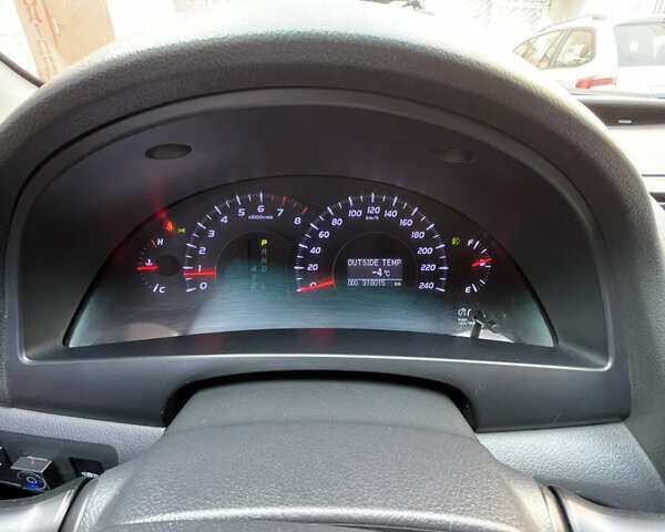 Черный Тойота Камри, объемом двигателя 2.4 л и пробегом 320 тыс. км за 9999 $, фото 12 на Automoto.ua