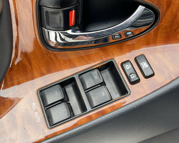 Черный Тойота Камри, объемом двигателя 2.4 л и пробегом 320 тыс. км за 9999 $, фото 13 на Automoto.ua