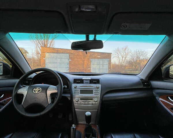 Черный Тойота Камри, объемом двигателя 2.4 л и пробегом 366 тыс. км за 6500 $, фото 18 на Automoto.ua