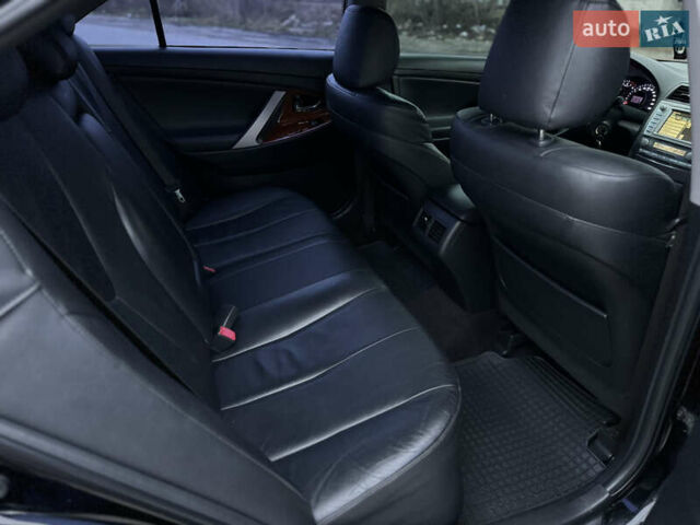 Черный Тойота Камри, объемом двигателя 2.4 л и пробегом 206 тыс. км за 10750 $, фото 67 на Automoto.ua