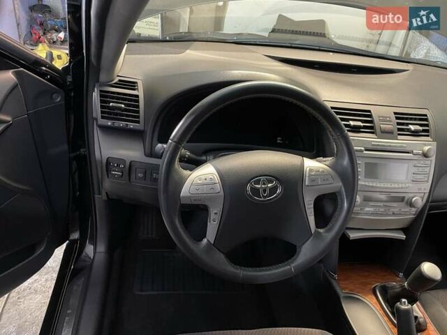 Черный Тойота Камри, объемом двигателя 2.4 л и пробегом 78 тыс. км за 11800 $, фото 4 на Automoto.ua