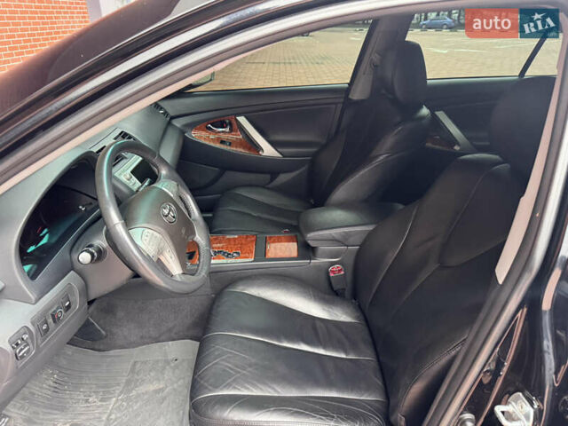 Чорний Тойота Камрі, об'ємом двигуна 2.36 л та пробігом 214 тис. км за 9700 $, фото 22 на Automoto.ua