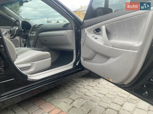Чорний Тойота Камрі, об'ємом двигуна 2.5 л та пробігом 187 тис. км за 8350 $, фото 15 на Automoto.ua
