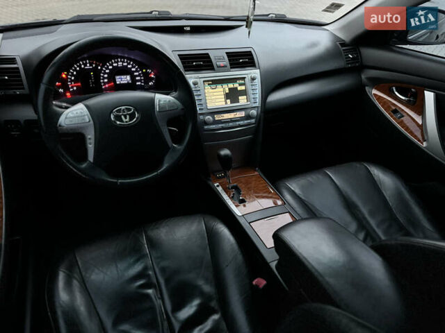 Черный Тойота Камри, объемом двигателя 2.4 л и пробегом 206 тыс. км за 10750 $, фото 58 на Automoto.ua