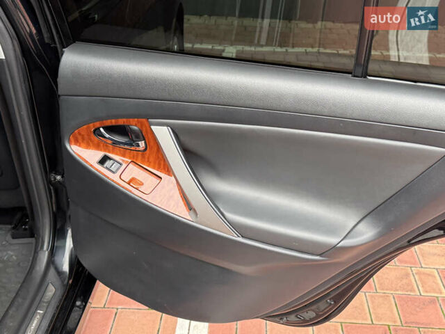 Чорний Тойота Камрі, об'ємом двигуна 2.36 л та пробігом 214 тис. км за 9700 $, фото 32 на Automoto.ua