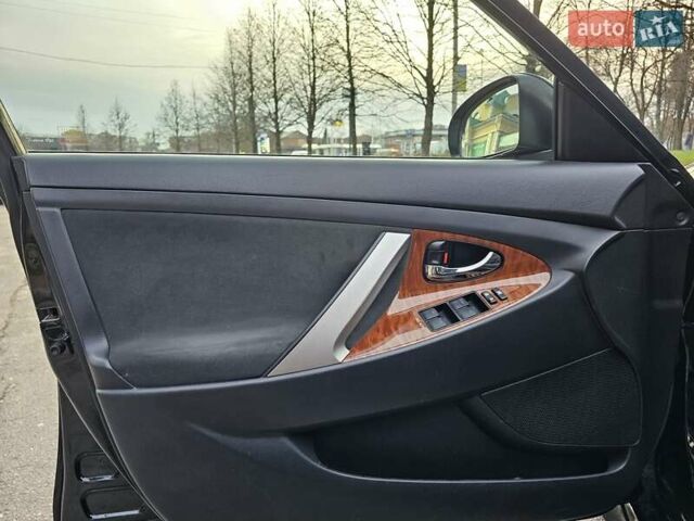 Черный Тойота Камри, объемом двигателя 2.36 л и пробегом 197 тыс. км за 11000 $, фото 26 на Automoto.ua