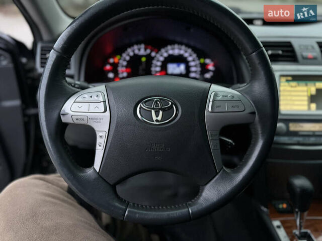 Черный Тойота Камри, объемом двигателя 2.4 л и пробегом 206 тыс. км за 10750 $, фото 50 на Automoto.ua