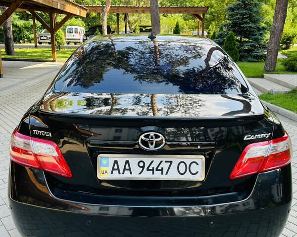 Черный Тойота Камри, объемом двигателя 2.4 л и пробегом 300 тыс. км за 10500 $, фото 3 на Automoto.ua