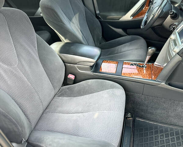 Черный Тойота Камри, объемом двигателя 2.36 л и пробегом 270 тыс. км за 8900 $, фото 25 на Automoto.ua