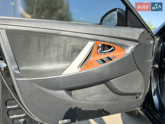 Черный Тойота Камри, объемом двигателя 2.36 л и пробегом 270 тыс. км за 8900 $, фото 15 на Automoto.ua
