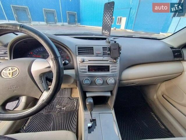 Черный Тойота Камри, объемом двигателя 2.5 л и пробегом 328 тыс. км за 6500 $, фото 9 на Automoto.ua