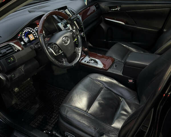 Черный Тойота Камри, объемом двигателя 2.5 л и пробегом 190 тыс. км за 13000 $, фото 6 на Automoto.ua