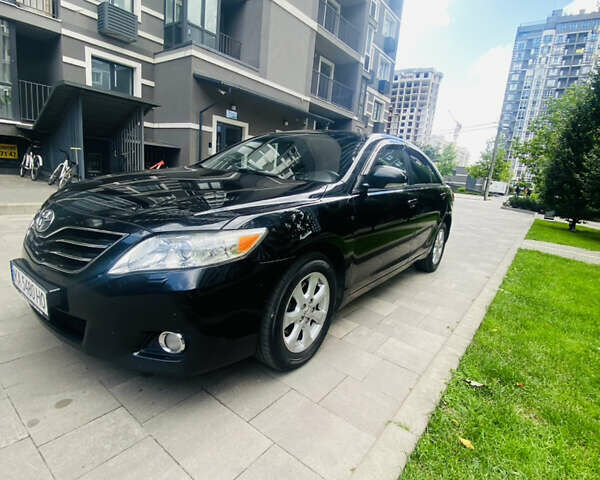 Чорний Тойота Камрі, об'ємом двигуна 2.4 л та пробігом 260 тис. км за 10000 $, фото 5 на Automoto.ua