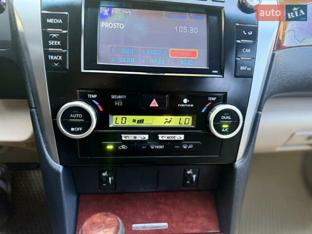 Чорний Тойота Камрі, об'ємом двигуна 2.49 л та пробігом 208 тис. км за 13500 $, фото 4 на Automoto.ua